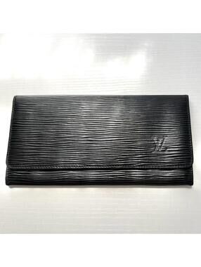 Vintage Louis Vuitton Black Noir Epi Leather Long Sarah Wallet Made in France